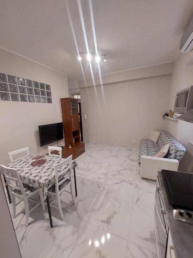 El Mar Casa Vacanza Lavinio Mare Anzio Luaran gambar